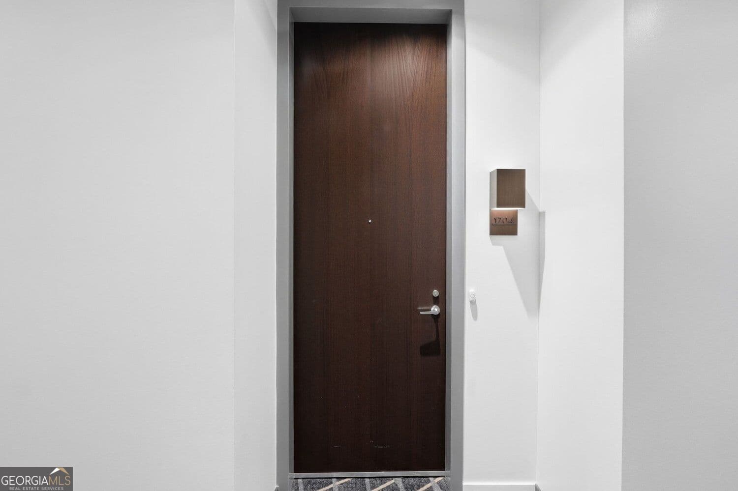1 bedroom, 1 bathroom, 869 sq ft condominium for sale at 45 Ivan Allen Jr Boulevard 1704, Atlanta, GA 30308 — photo 3