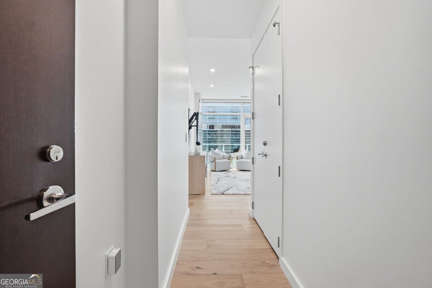 1 bedroom, 1 bathroom, 869 sq ft condominium for sale at 45 Ivan Allen Jr Boulevard 1704, Atlanta, GA 30308 — photo 4