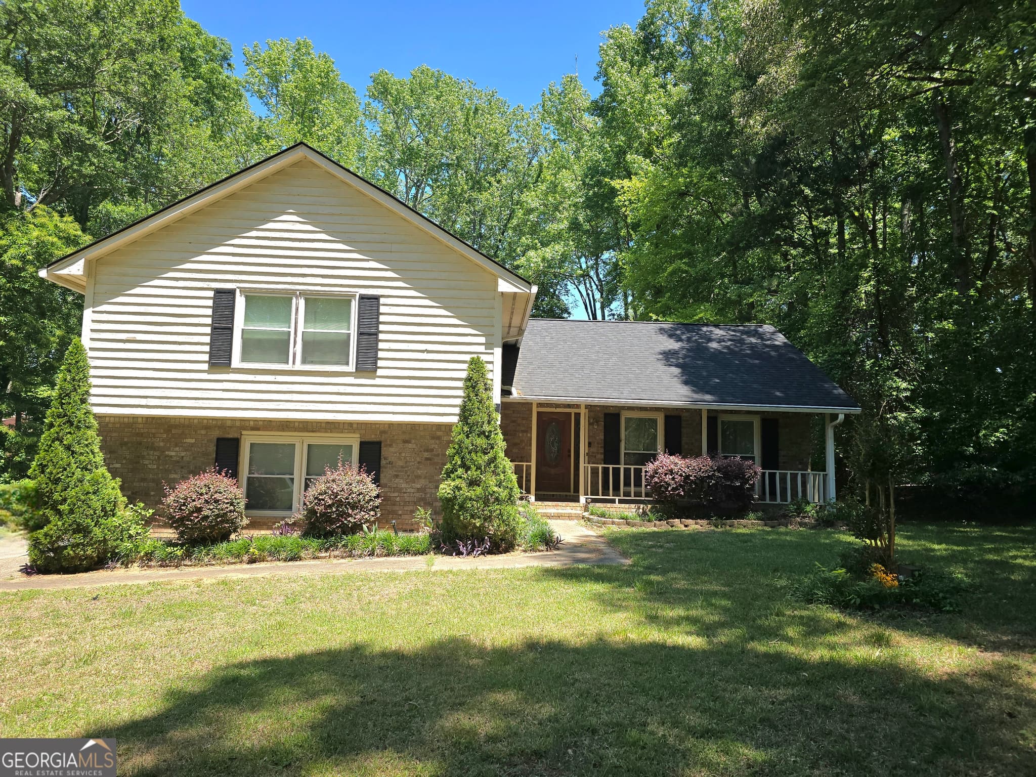 4 bedroom, 2 bathroom, 2,005 sq ft single family residence sold at 155 N Fayette Court, Fayetteville, GA 30214