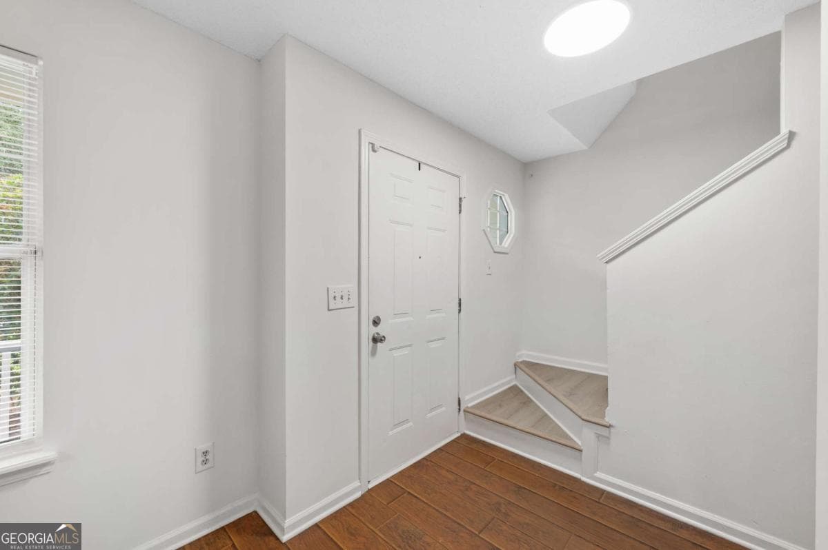 4 bedroom, 2.5 bathroom, 1,701 sq ft single family residence for sale at 2164 Dresden Green, Kennesaw, GA 30144 — photo 4