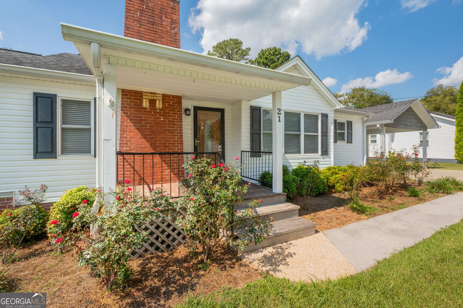 2 bedroom, 1 bathroom, 1,332 sq ft single family residence for sale at 21 Dickeyville Road, Trion, GA 30753 — photo 2
