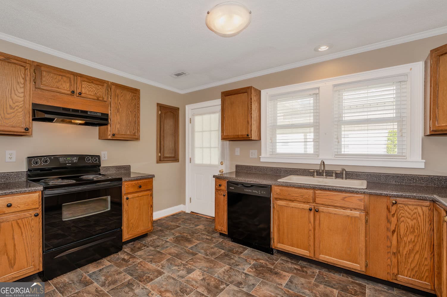 2 bedroom, 1 bathroom, 1,332 sq ft single family residence for sale at 21 Dickeyville Road, Trion, GA 30753 — photo 9