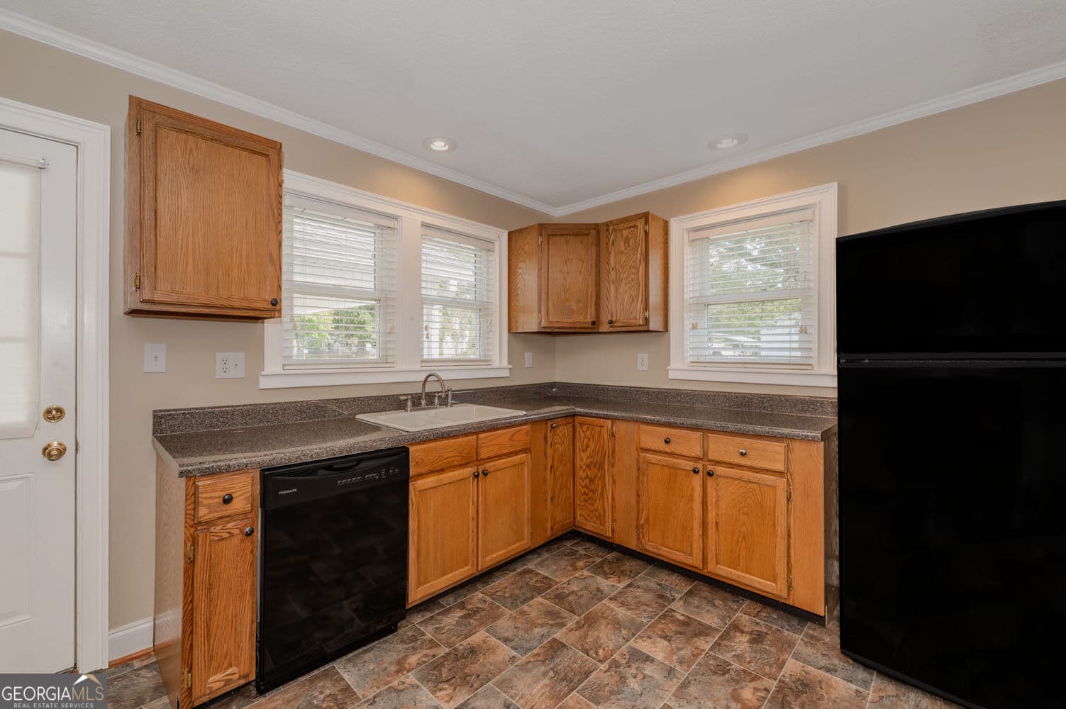 2 bedroom, 1 bathroom, 1,332 sq ft single family residence for sale at 21 Dickeyville Road, Trion, GA 30753 — photo 10