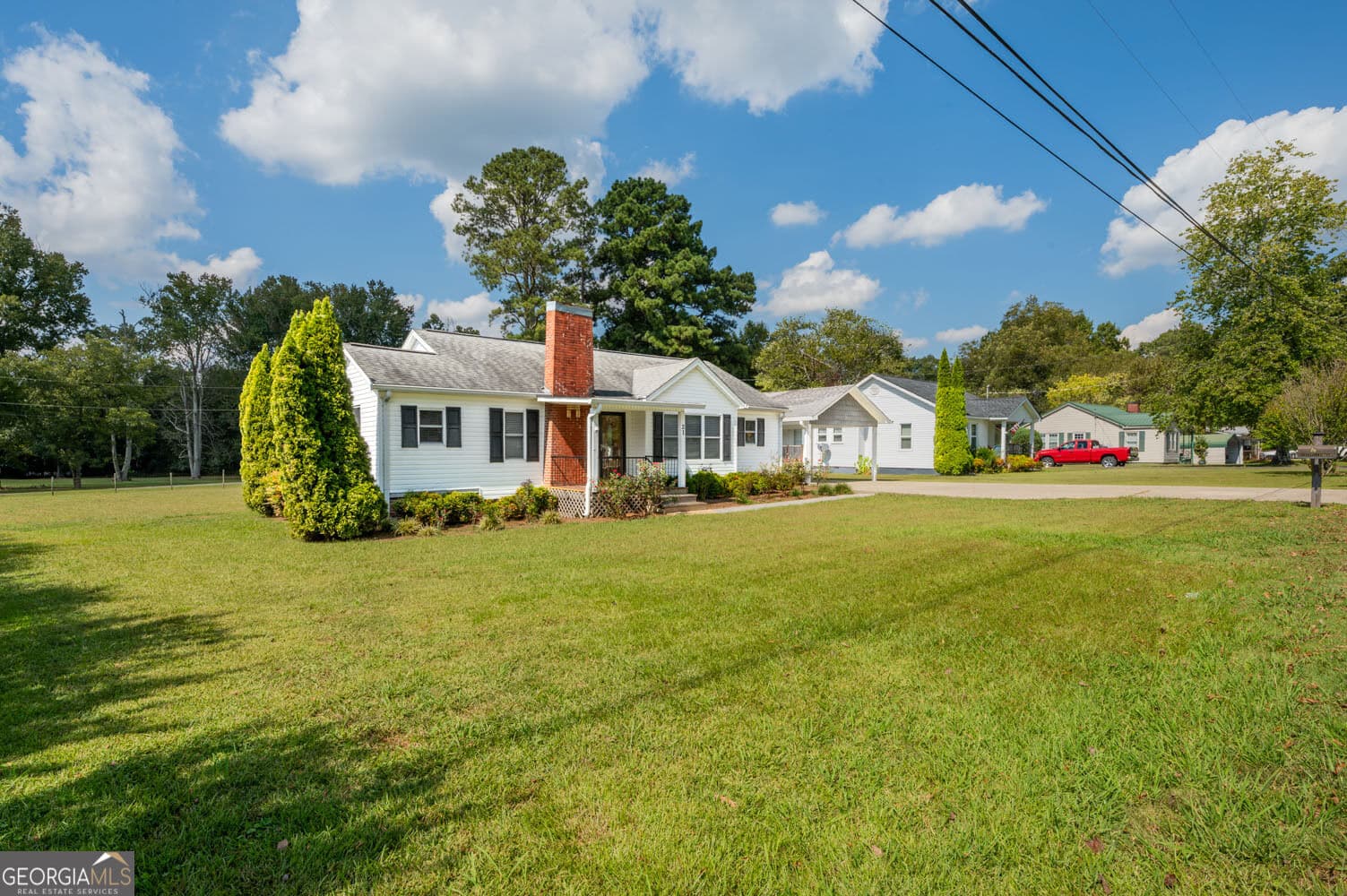 2 bedroom, 1 bathroom, 1,332 sq ft single family residence for sale at 21 Dickeyville Road, Trion, GA 30753 — photo 4