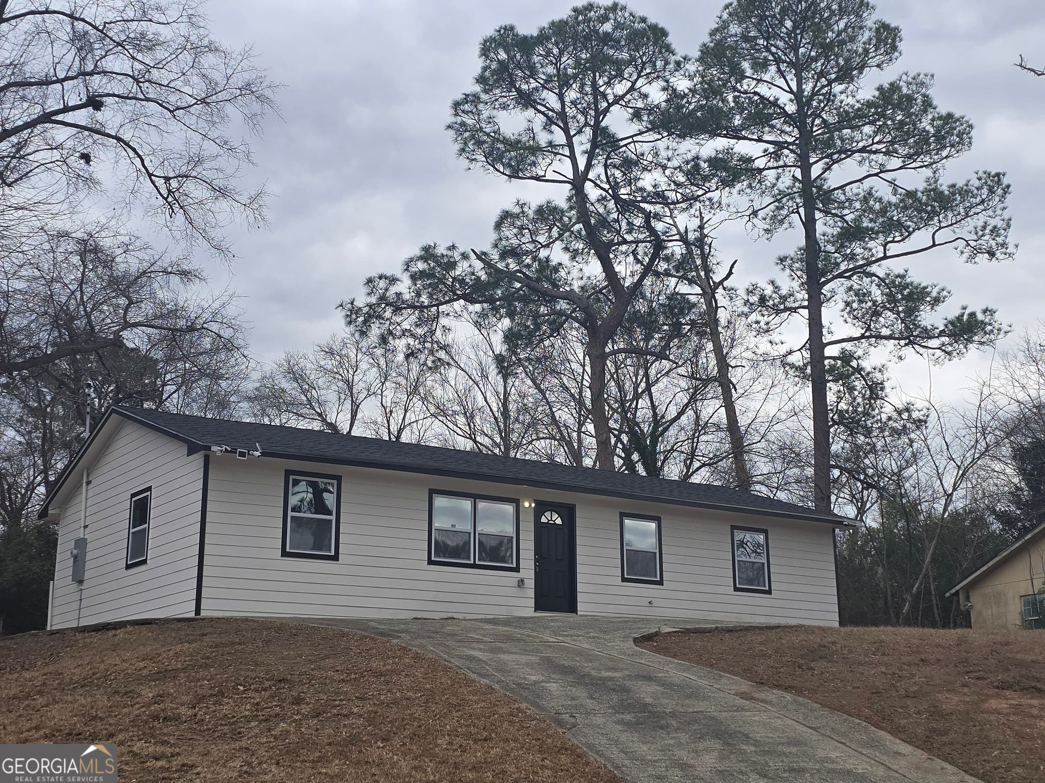 3 bedroom, 1.5 bathroom, 1,240 sq ft single family residence for sale at 4370 Ashland Drive, Macon, GA 31206 — photo 2