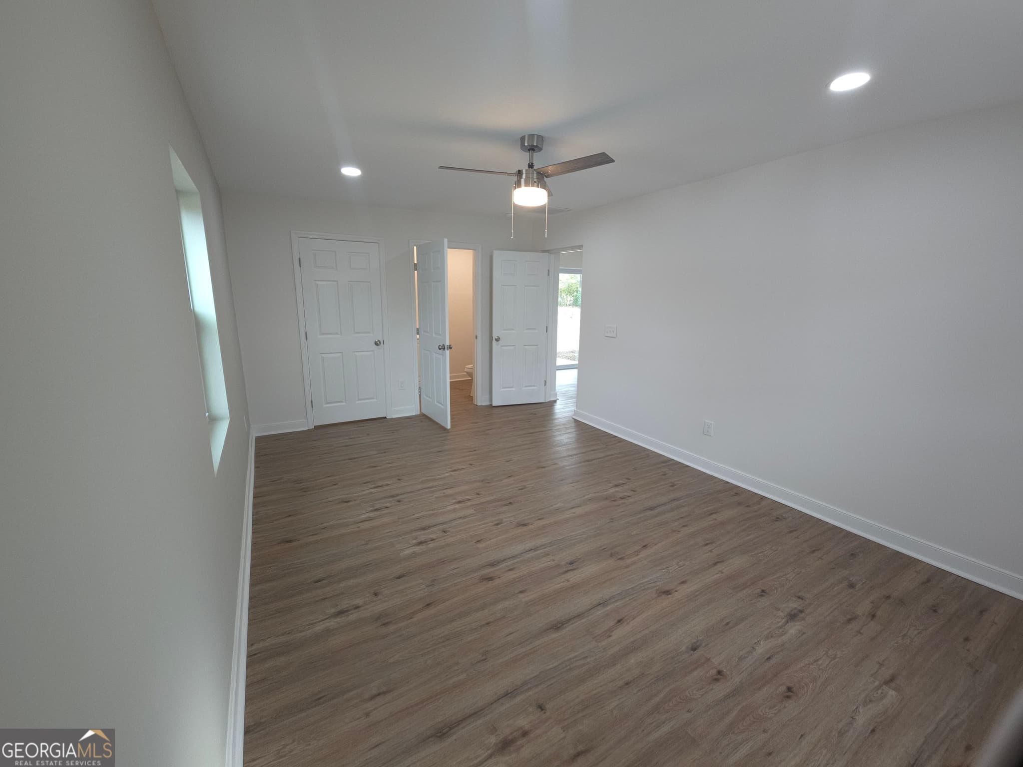 3 bedroom, 1.5 bathroom, 1,240 sq ft single family residence for sale at 4370 Ashland Drive, Macon, GA 31206 — photo 3
