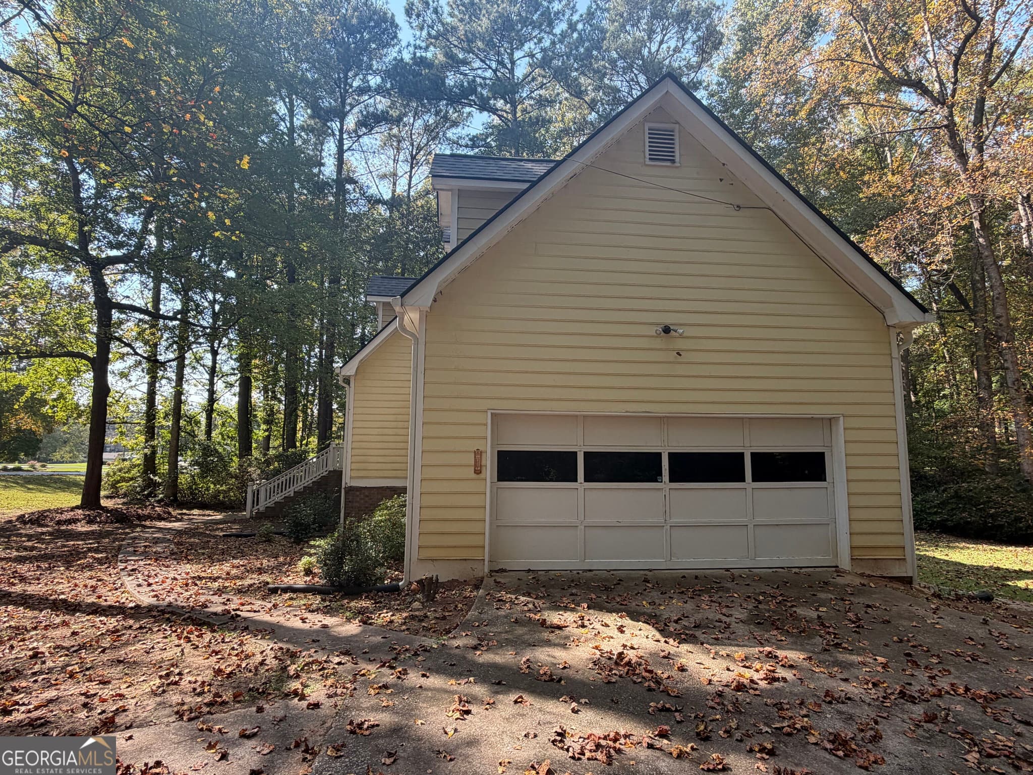 3 bedroom, 2.5 bathroom, 2,676 sq ft single family residence for sale at 105 Northlake Dr, Carrollton, GA 30117 — photo 6