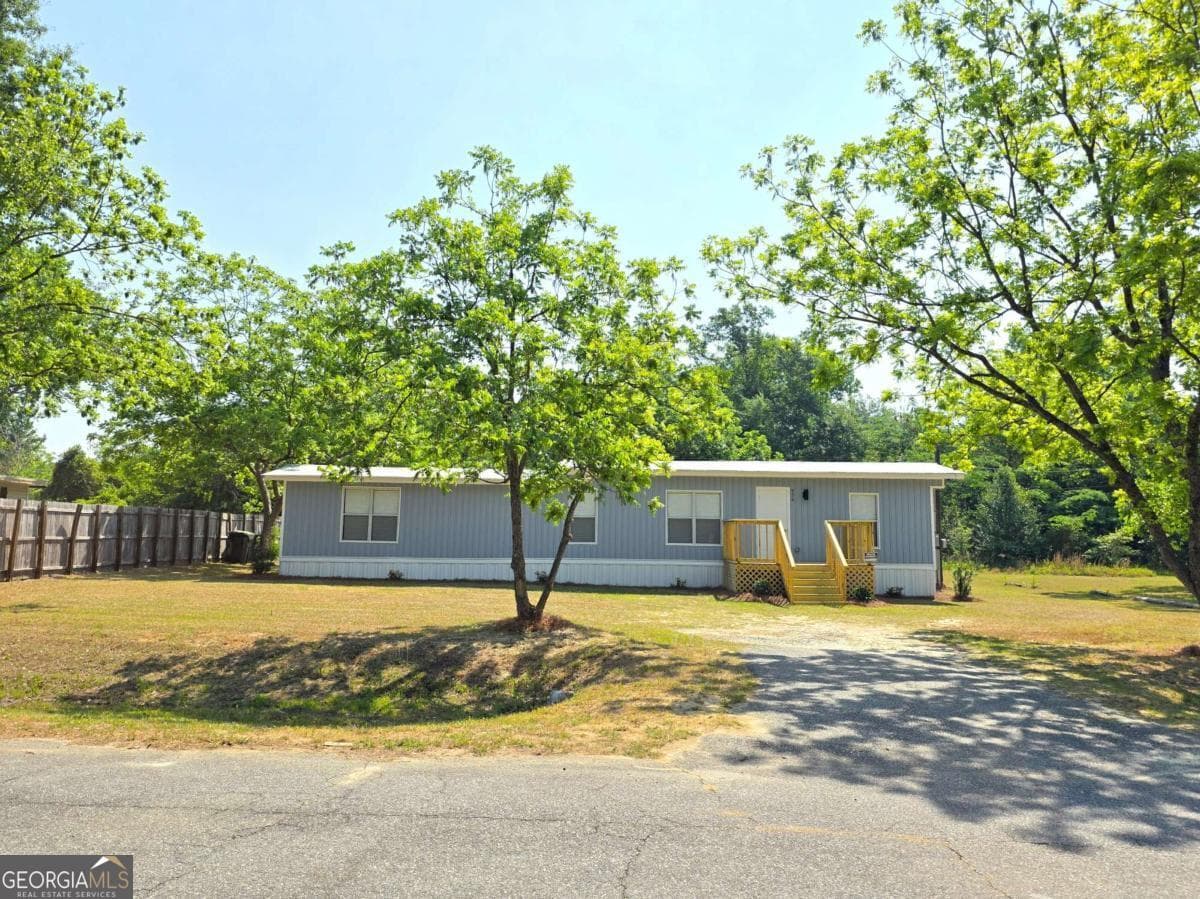2 bedroom, 1 bathroom, 784 sq ft manufactured home,single family residence for sale at 956 Donaldson Street, Metter, GA 30439 — photo 5