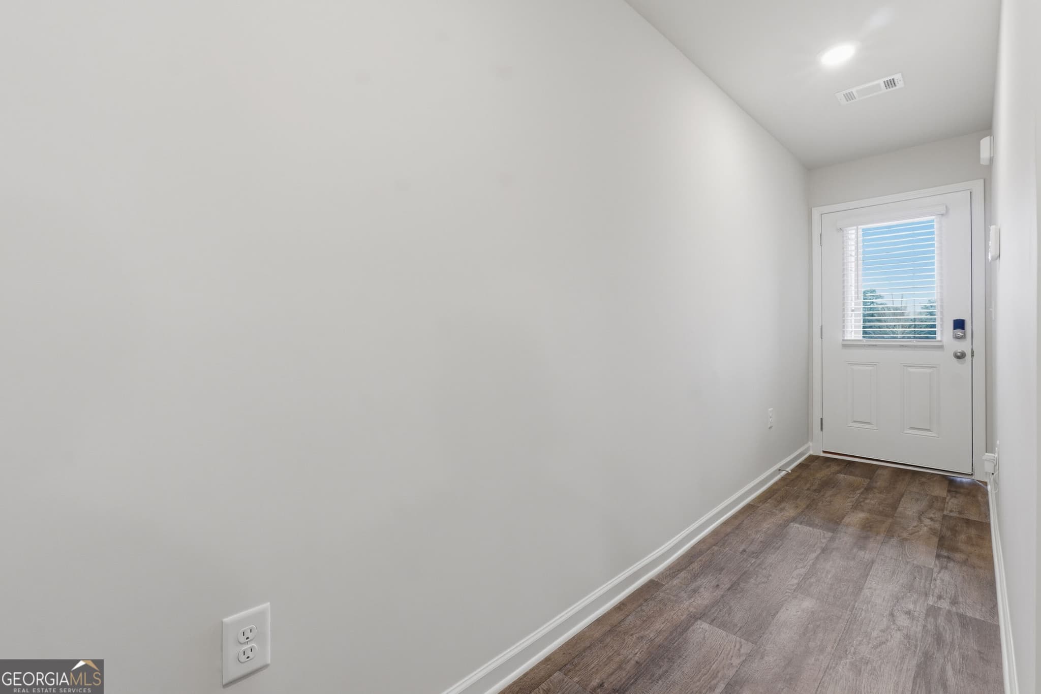 3 bedroom, 2.5 bathroom, 1,579 sq ft townhouse for sale at 228 Norchester Avenue, Hogansville, GA 30230 — photo 5