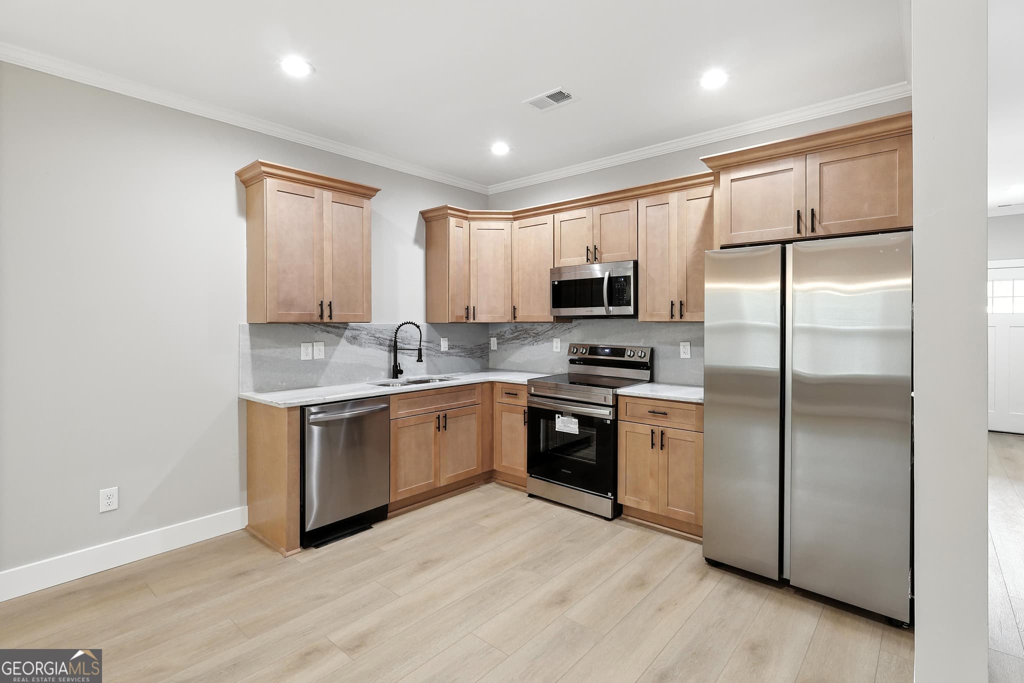 5 bedroom, 5 bathroom, 2,250 sq ft single family residence for rent at 224 Brad Street B, Royston, GA 30662 for $2,000 a month — photo 5
