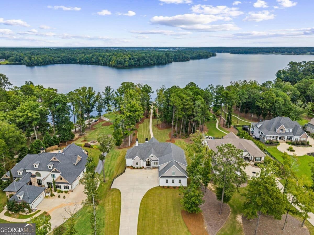6 bedroom, 5 bathroom, 6,357 sq ft single family residence for sale at 175 Harmony Bay Drive, Eatonton, GA 31024 — photo 10
