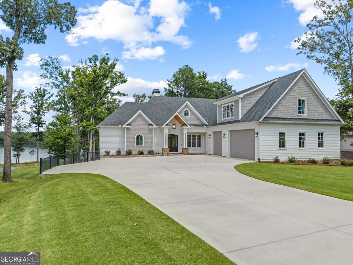 6 bedroom, 5 bathroom, 6,357 sq ft single family residence for sale at 175 Harmony Bay Drive, Eatonton, GA 31024 — photo 4