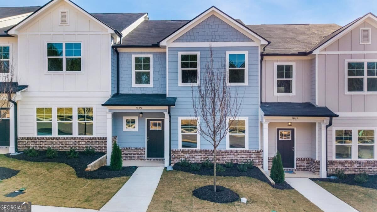 3 bedroom, 2.5 bathroom townhouse for sale at 405 Whitehorse Way, Conyers, GA 30094 — photo 1 of 28