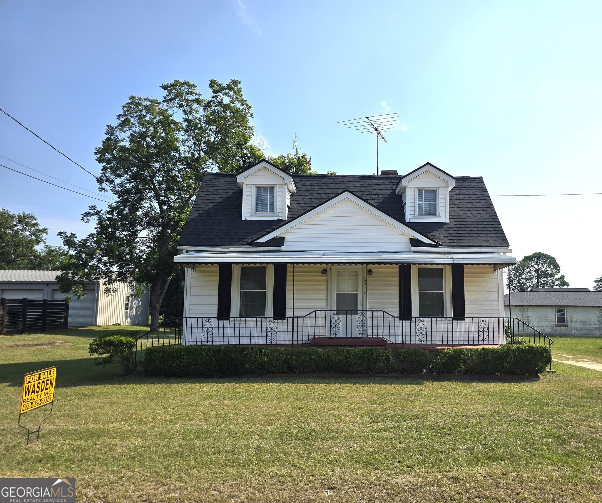 2 bedroom, 2 bathroom, 1,260 sq ft single family residence sold at 102 Hill Street, Wrens, GA 30833