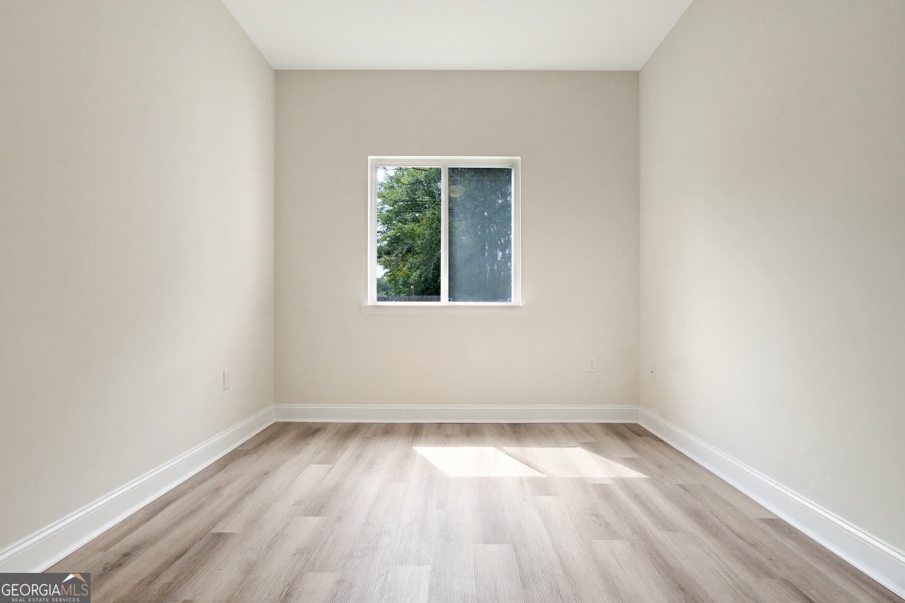 6 bedroom, 4 bathroom, 2,392 sq ft mixed use under contract at 728 Talmadge Road LOT 6, Allenhurst, GA 31301 — photo 6