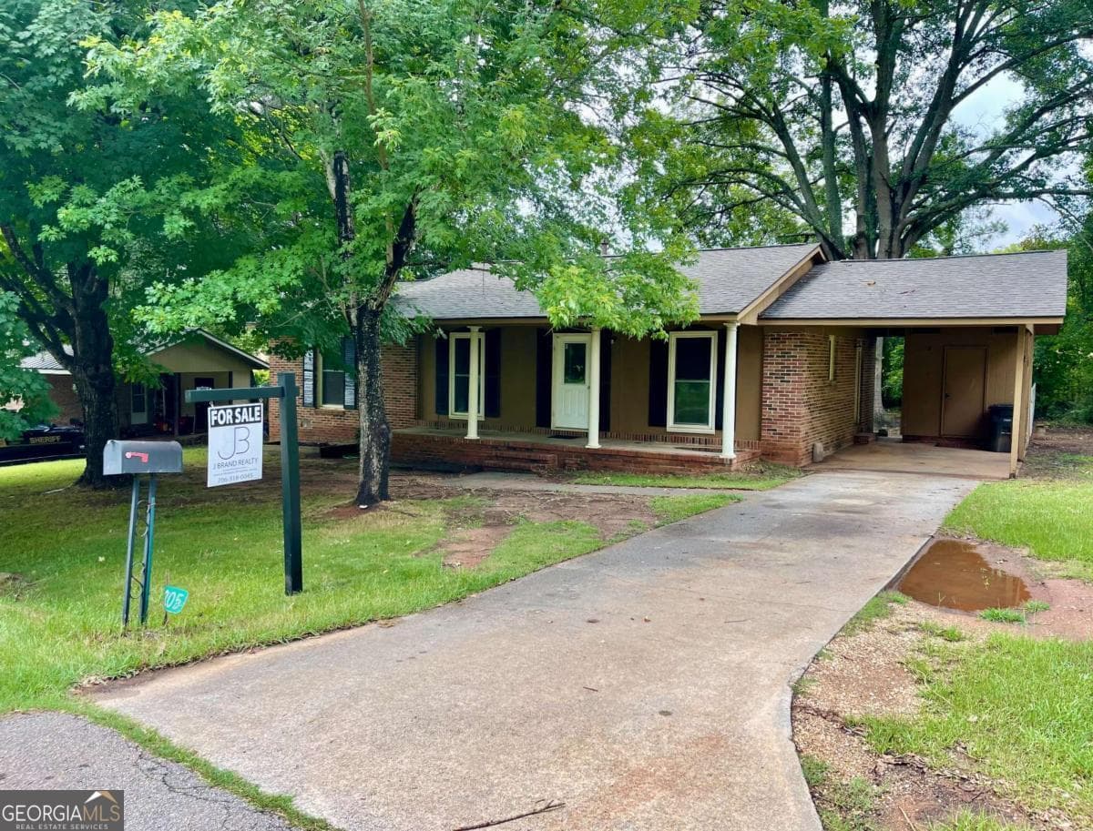 3 bedroom, 1.5 bathroom, 1,175 sq ft single family residence for sale at 205 Lovelace Way, Washington, GA 30673