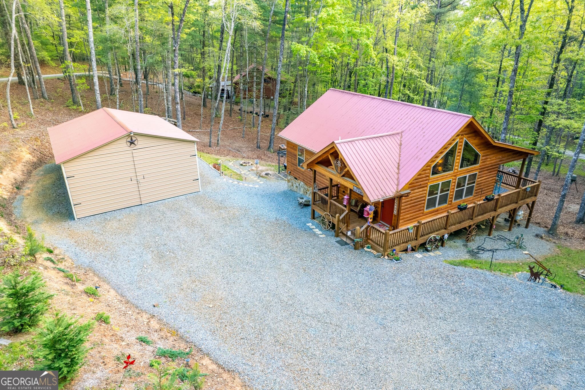 2 bedroom, 2 bathroom, 964 sq ft cabin,single family residence sold at 570 Hawthorne Lane, Murphy, NC 28906