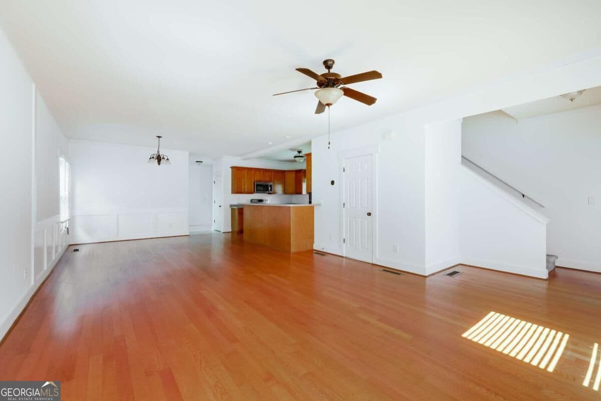 3 bedroom, 2.5 bathroom, 1,717 sq ft single family residence for sale at 172 Dans Way, Athens, GA 30606 — photo 5