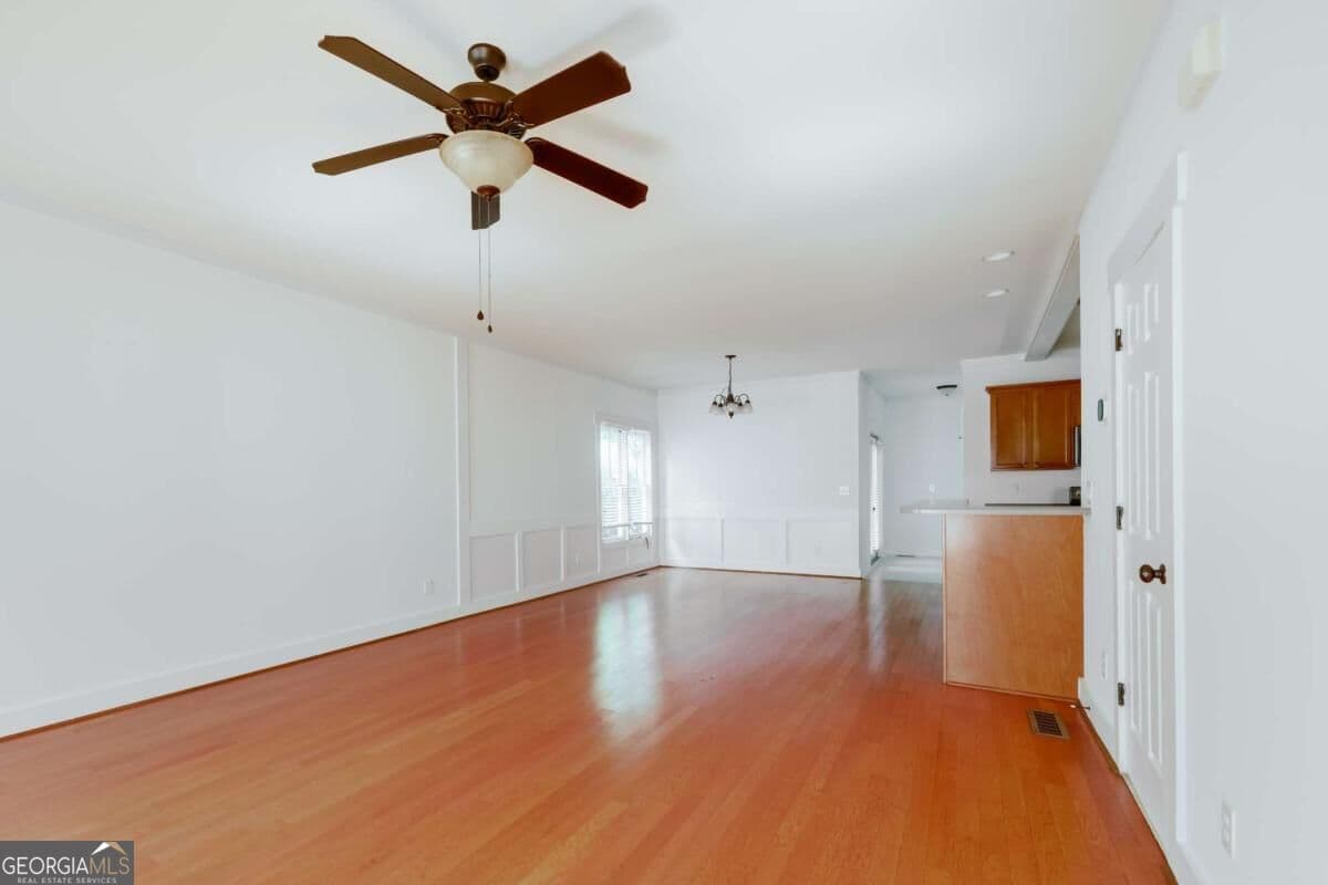 3 bedroom, 2.5 bathroom, 1,717 sq ft single family residence for sale at 172 Dans Way, Athens, GA 30606 — photo 4