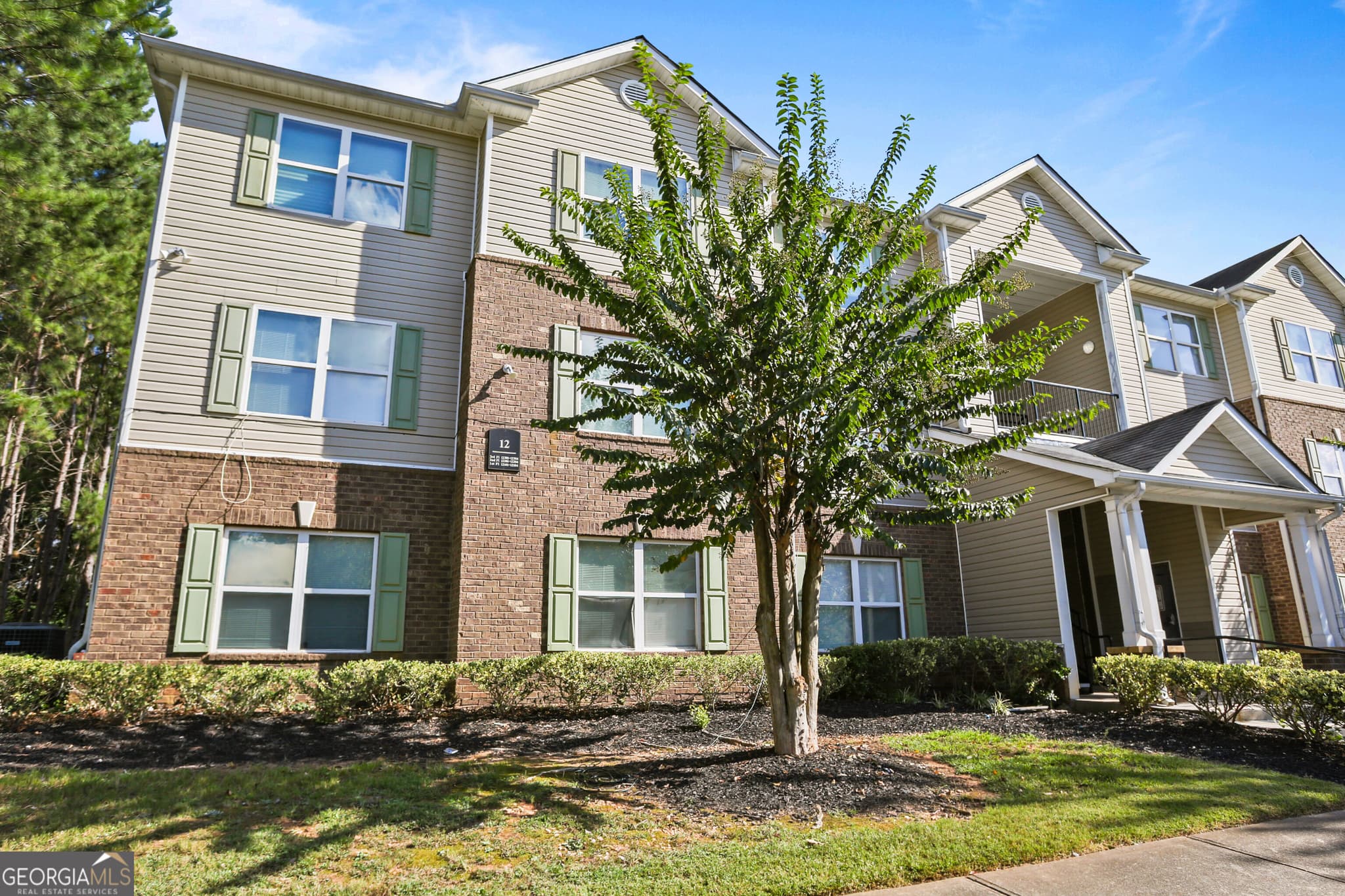 3 bedroom, 2 bathroom condominium for rent at 12203 Fairington Ridge Circle, Lithonia, GA 30038 for $1,800 a month — photo 2