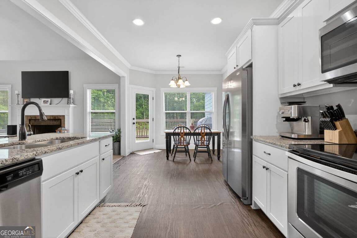 5 bedroom, 4 bathroom, 3,863 sq ft single family residence for sale at 448 Rabbit Run, Good Hope, GA 30641 — photo 7