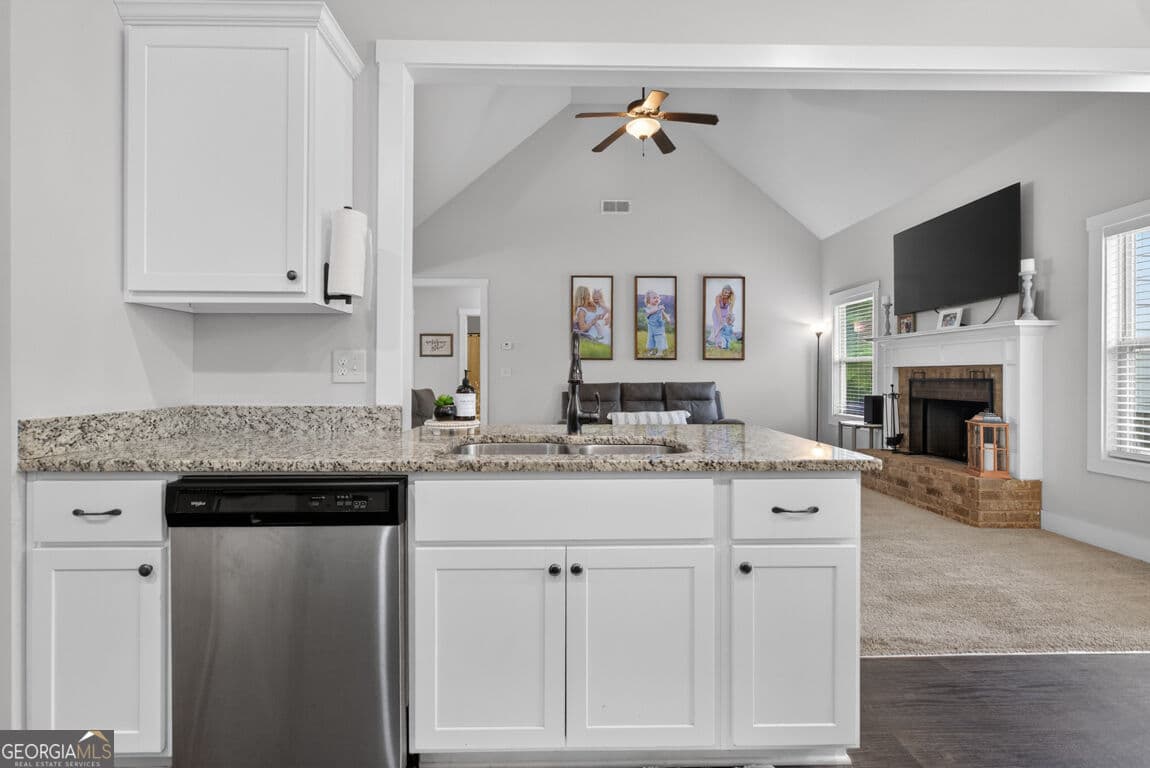 5 bedroom, 4 bathroom, 3,863 sq ft single family residence for sale at 448 Rabbit Run, Good Hope, GA 30641 — photo 9