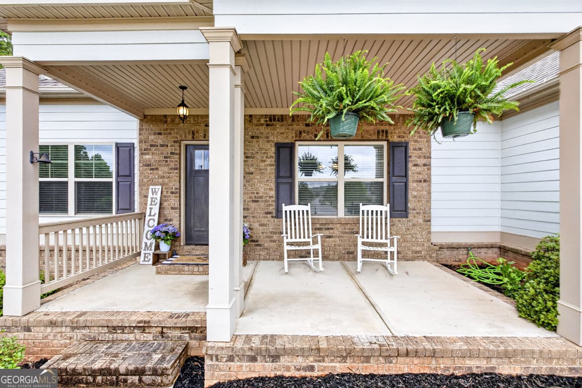 5 bedroom, 4 bathroom, 3,863 sq ft single family residence for sale at 448 Rabbit Run, Good Hope, GA 30641 — photo 4