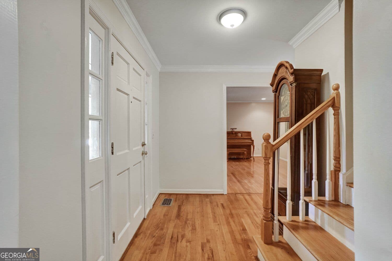 4 bedroom, 2.5 bathroom, 2,356 sq ft single family residence for rent at 295 Oakmere Road, Alpharetta, GA 30009 for $4,250 a month — photo 6
