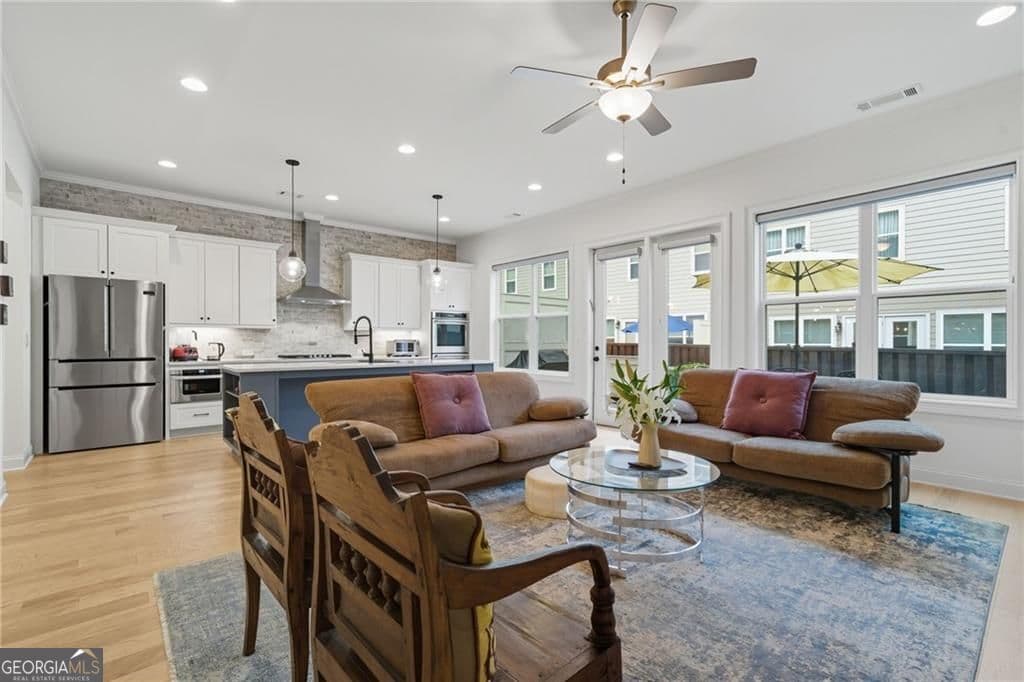 4 bedroom, 3.5 bathroom, 3,716 sq ft single family residence for sale at 3226 Artessa Lane, Roswell, GA 30075 — photo 3