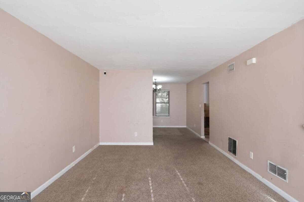 4 bedroom, 2.5 bathroom, 2,045 sq ft single family residence for sale at 1001 Chapman Lane, Stone Mountain, GA 30088 — photo 7