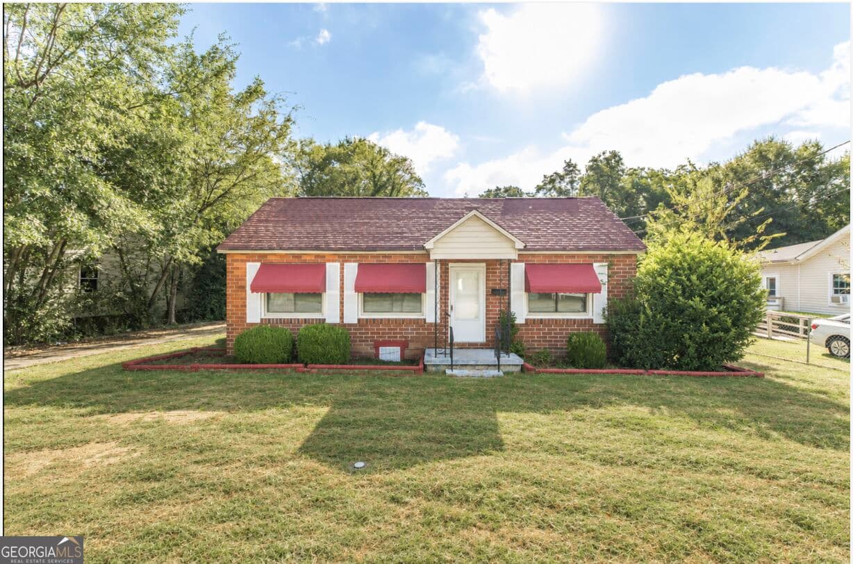 3 bedroom, 1 bathroom, 1,216 sq ft single family residence for sale at 1340 Burton Avenue, Macon, GA 31204