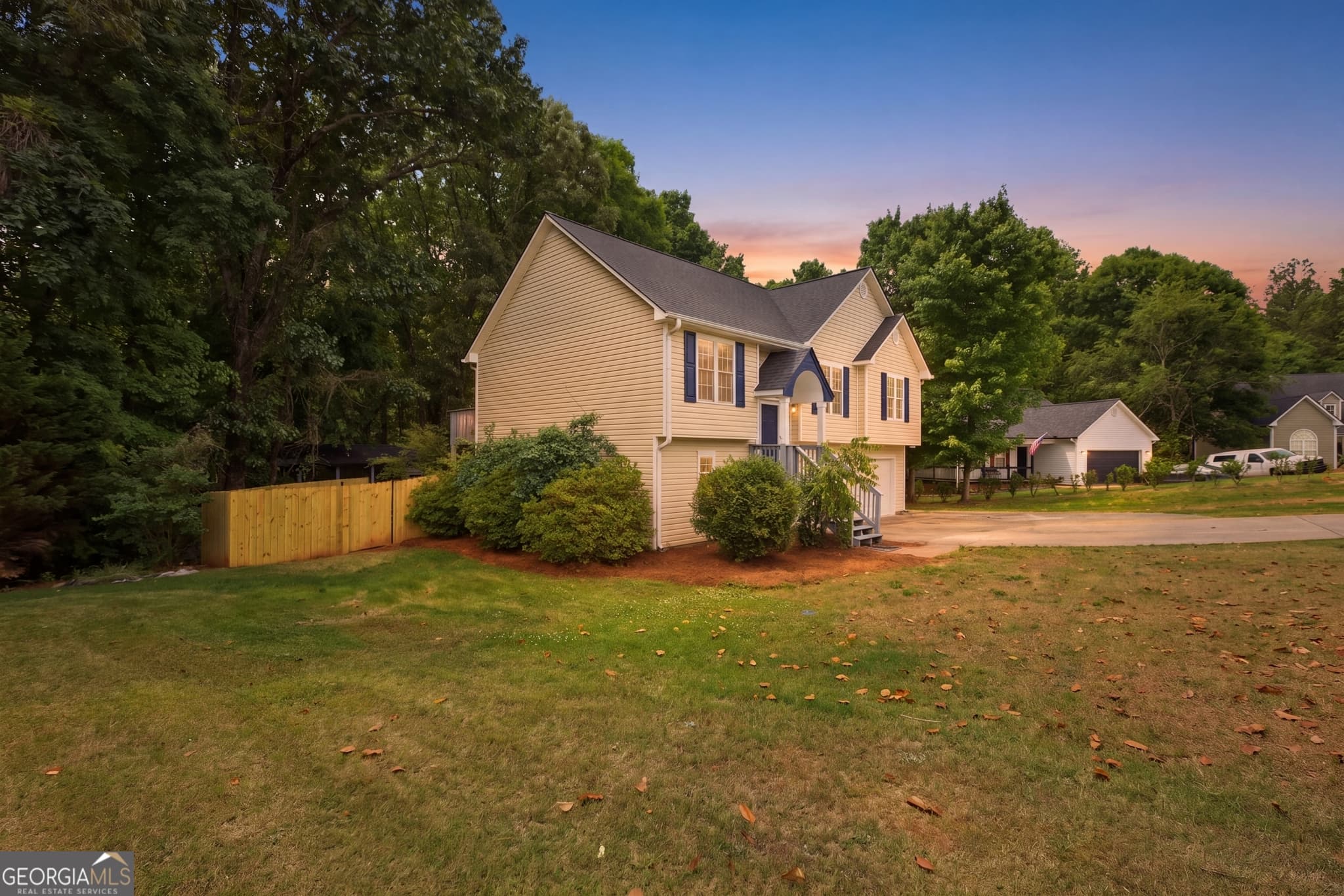 4 bedroom, 3 bathroom, 1,755 sq ft single family residence for sale at 1026 Carriage Way, Loganville, GA 30052 — photo 4