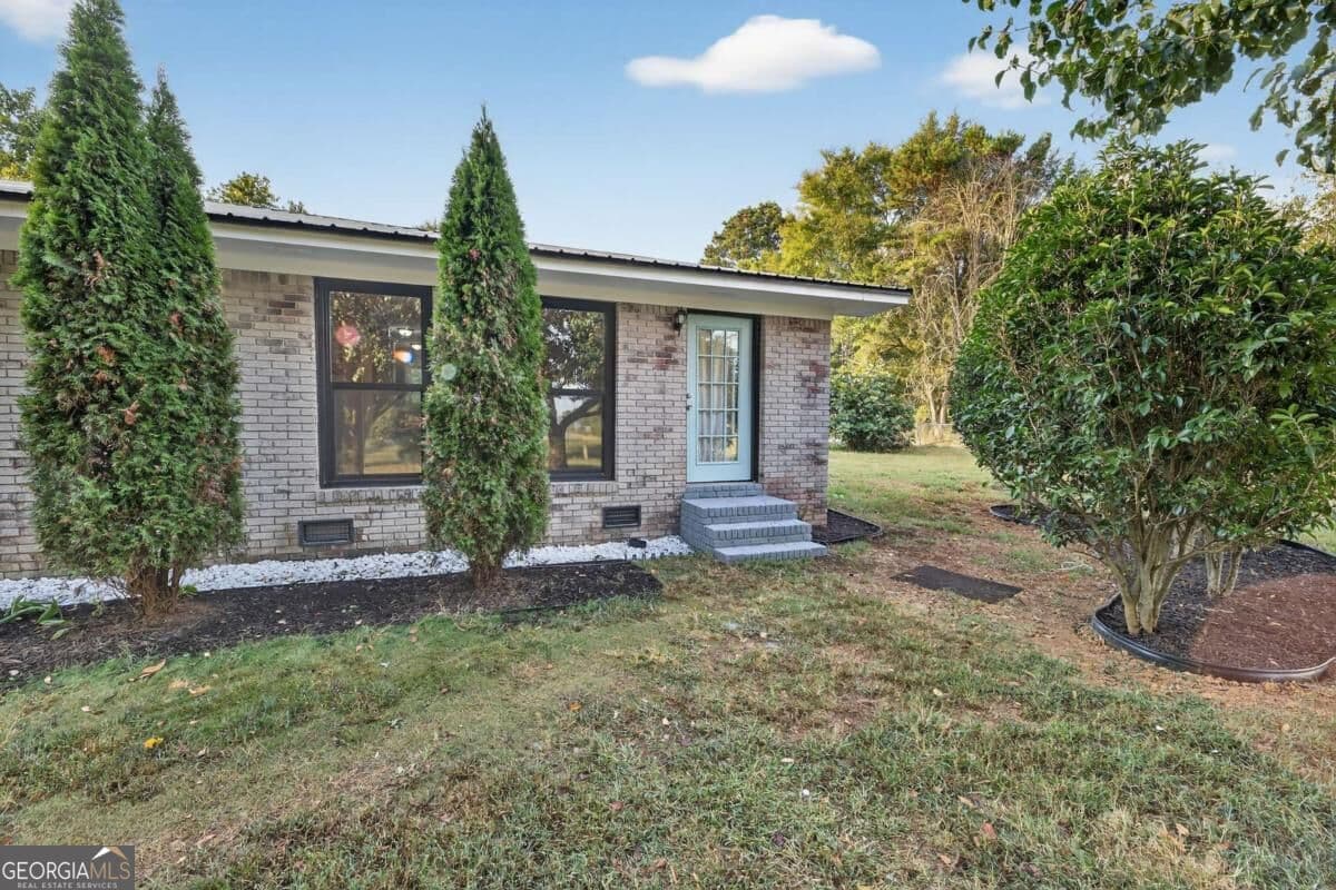 5 bedroom, 4 bathroom, 3,194 sq ft single family residence for sale at 1943 Rome Road, Calhoun, GA 30701 — photo 3