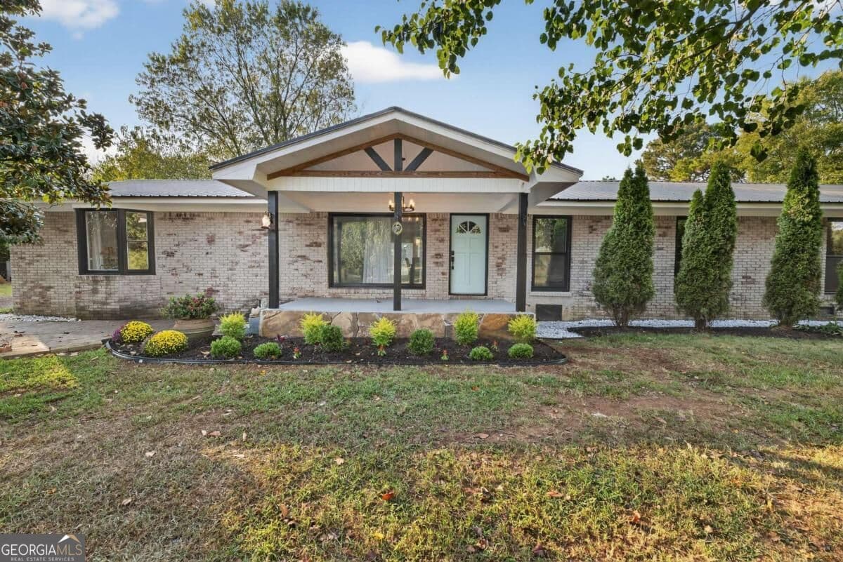 5 bedroom, 4 bathroom, 3,194 sq ft single family residence for sale at 1943 Rome Road, Calhoun, GA 30701