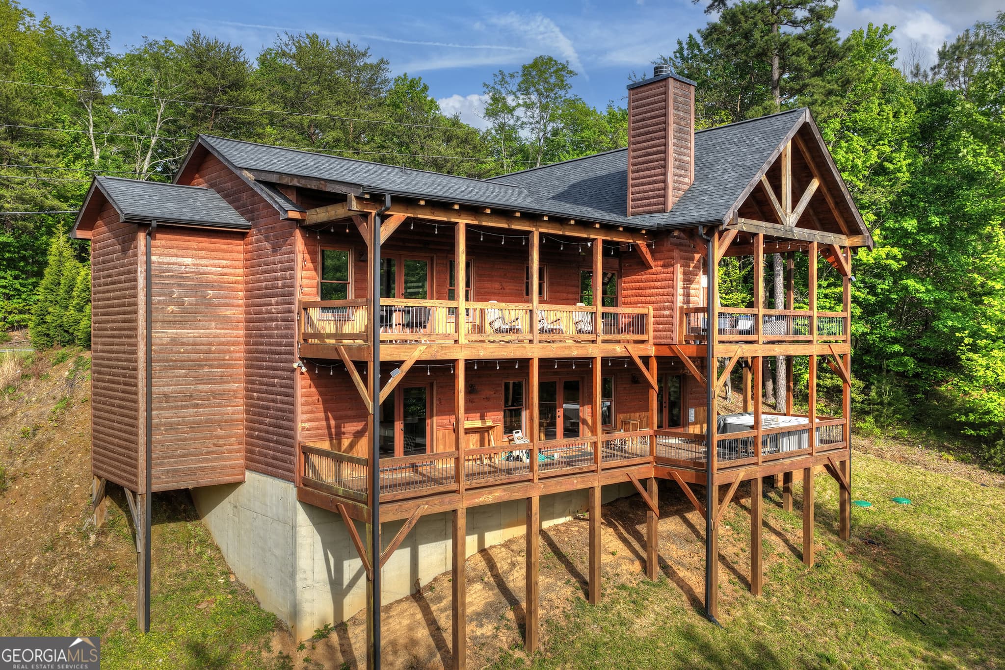 3 bedroom, 3.5 bathroom, 3,144 sq ft cabin,single family residence for sale at 3804 Aska Road, Blue Ridge, GA 30513 — photo 2