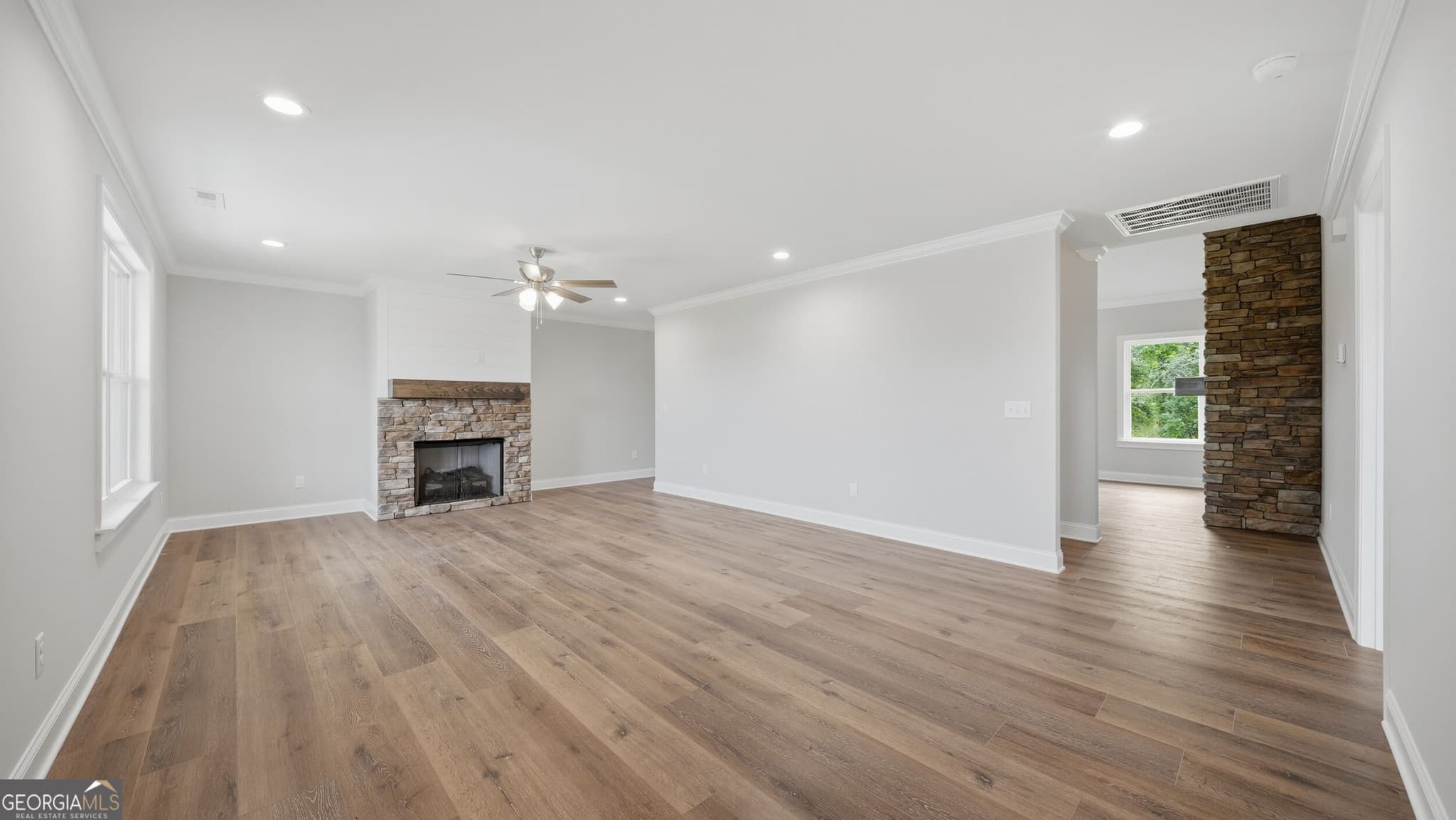 3 bedroom, 2.5 bathroom, 2,735 sq ft single family residence for sale at 8076 Abraham Lane, Ooltewah, TN 37363 — photo 3