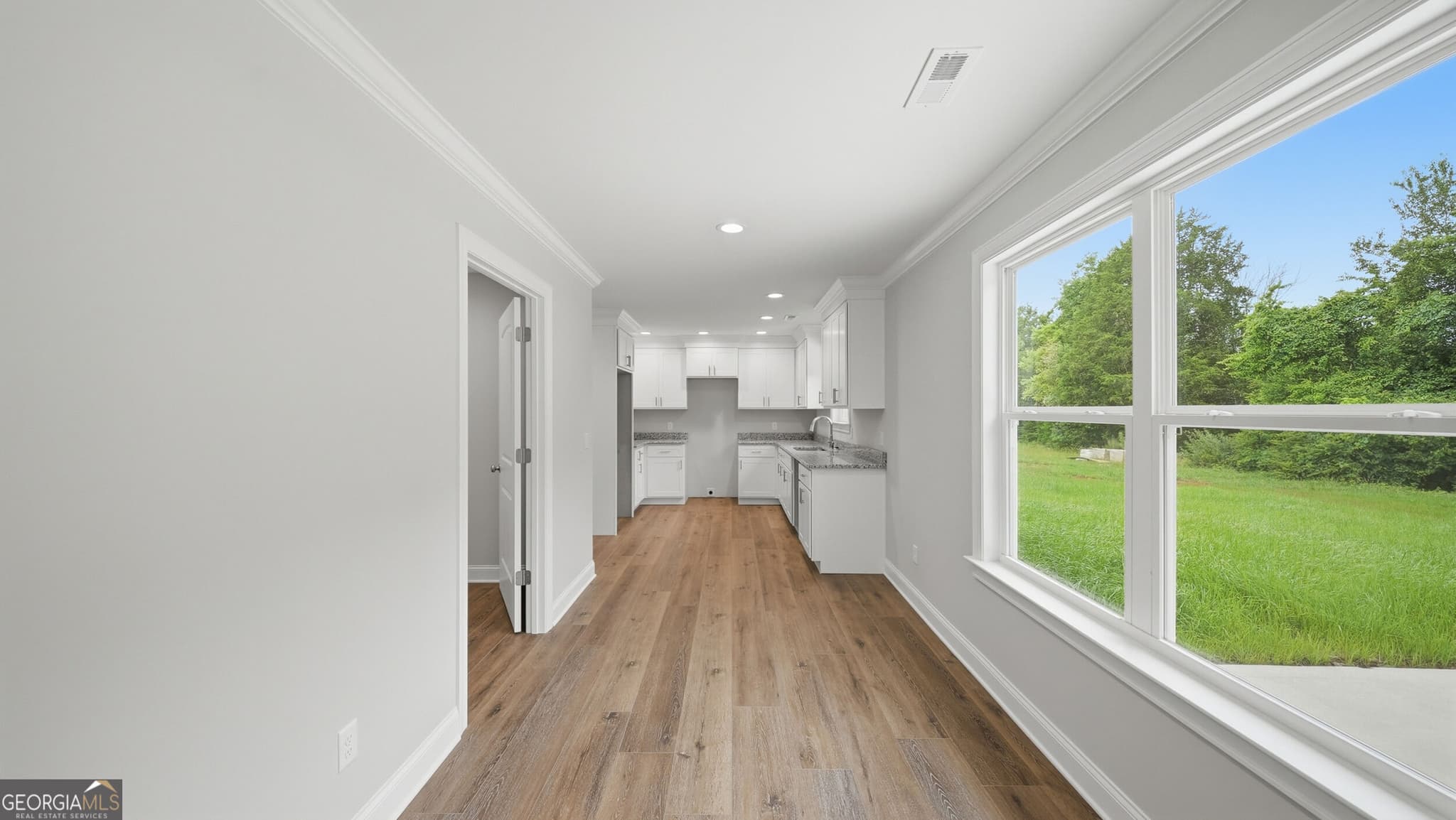 3 bedroom, 2.5 bathroom, 2,735 sq ft single family residence for sale at 8076 Abraham Lane, Ooltewah, TN 37363 — photo 9