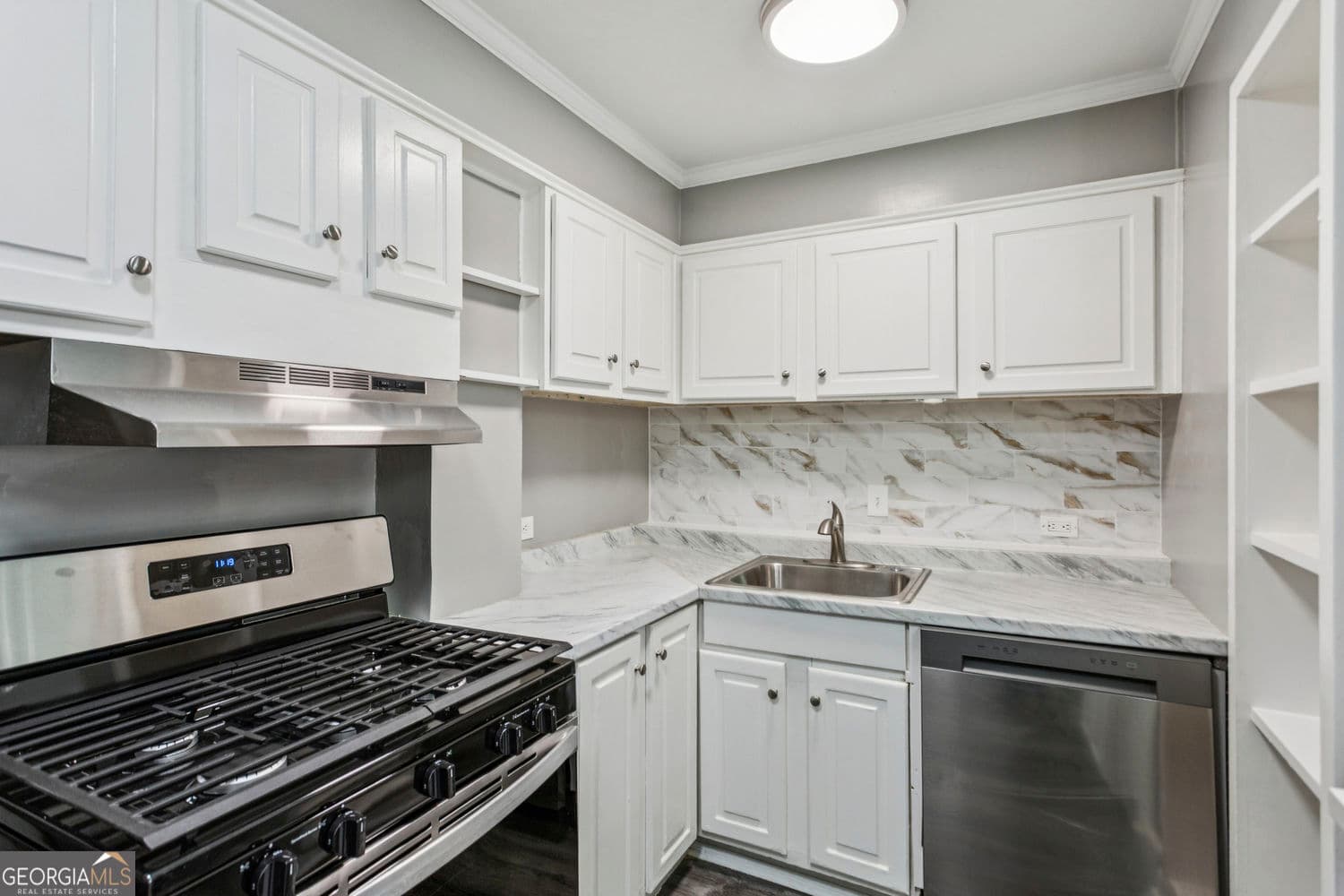 1 bedroom, 1 bathroom, 1,406 sq ft condominium for sale at 2285 Peachtree Road 404, Atlanta, GA 30309 — photo 5