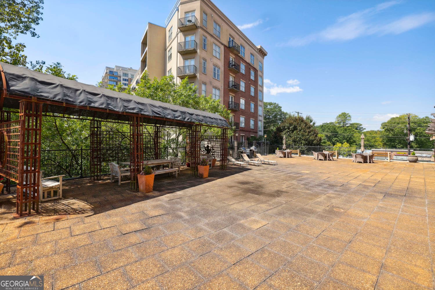 1 bedroom, 1 bathroom, 1,406 sq ft condominium for sale at 2285 Peachtree Road 404, Atlanta, GA 30309 — photo 9