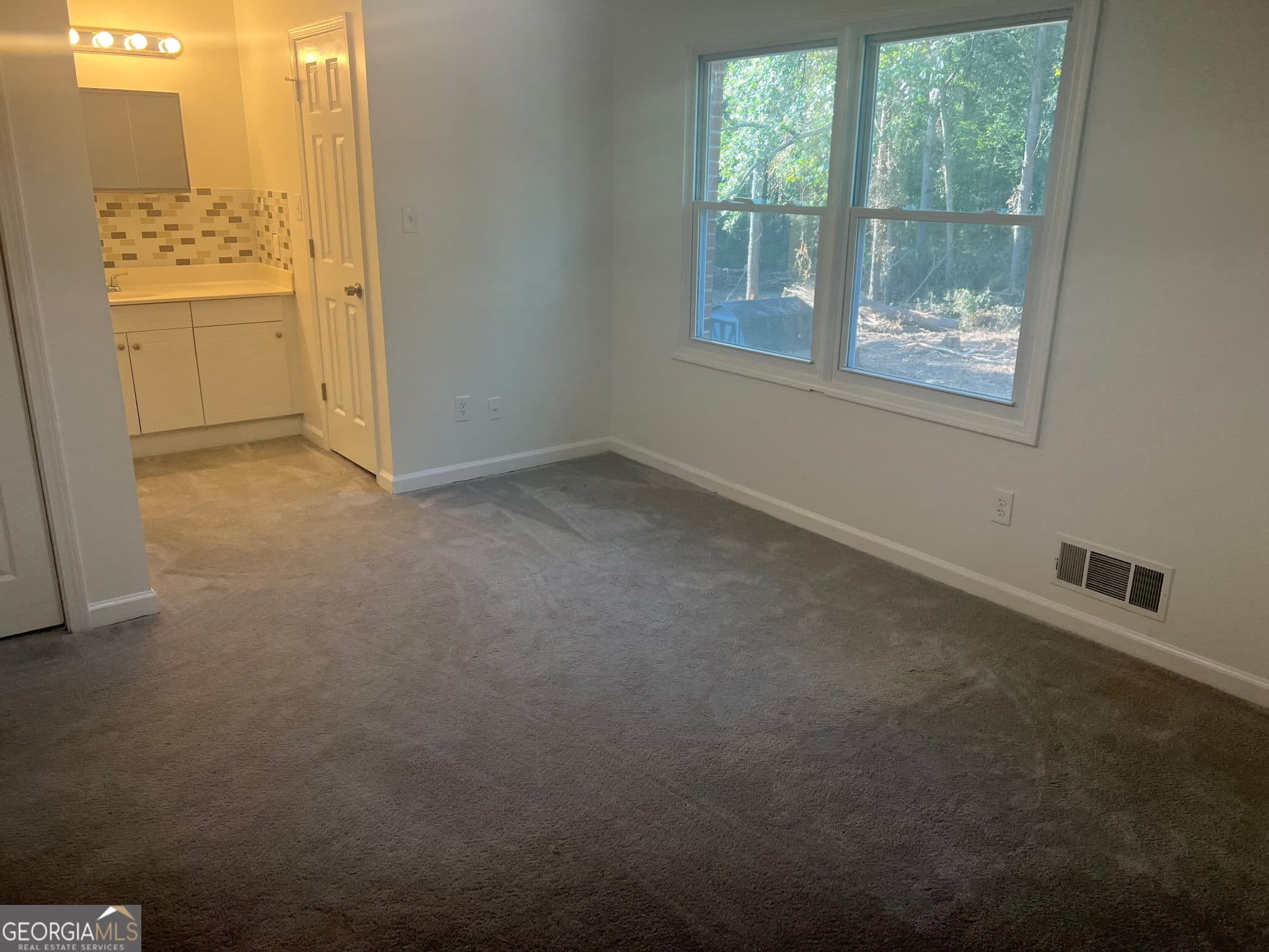 2 bedroom, 2.5 bathroom, 1,452 sq ft single family residence for rent at 180 Williamsburg Way, Fayetteville, GA 30214 for $1,600 a month — photo 3