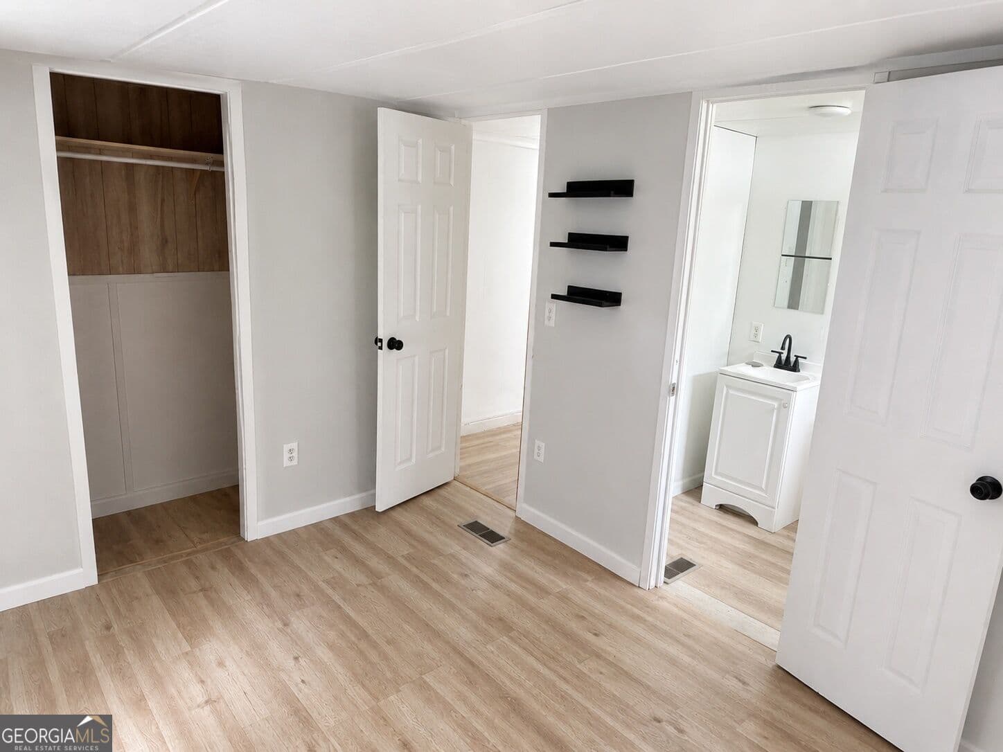 2 bedroom, 2 bathroom manufactured home,single family residence for sale at 316 Carter Road, Auburn, GA 30011 — photo 3