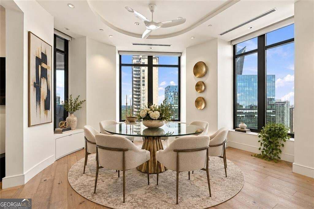 3 bedroom, 3.5 bathroom condominium for sale at 3376 Peachtree Road 34A, Atlanta, GA 30326 — photo 6