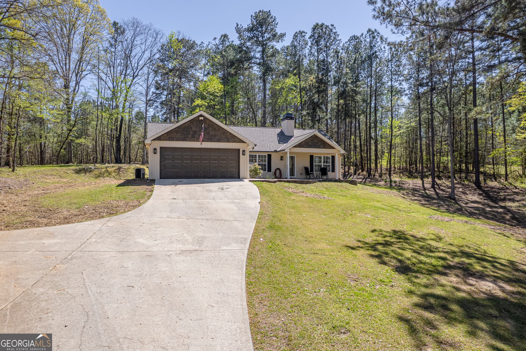 3 bedroom, 2 bathroom, 1,638 sq ft single family residence for sale at 176 ARROWHEAD Trail, Eatonton, GA 31024 — photo 2