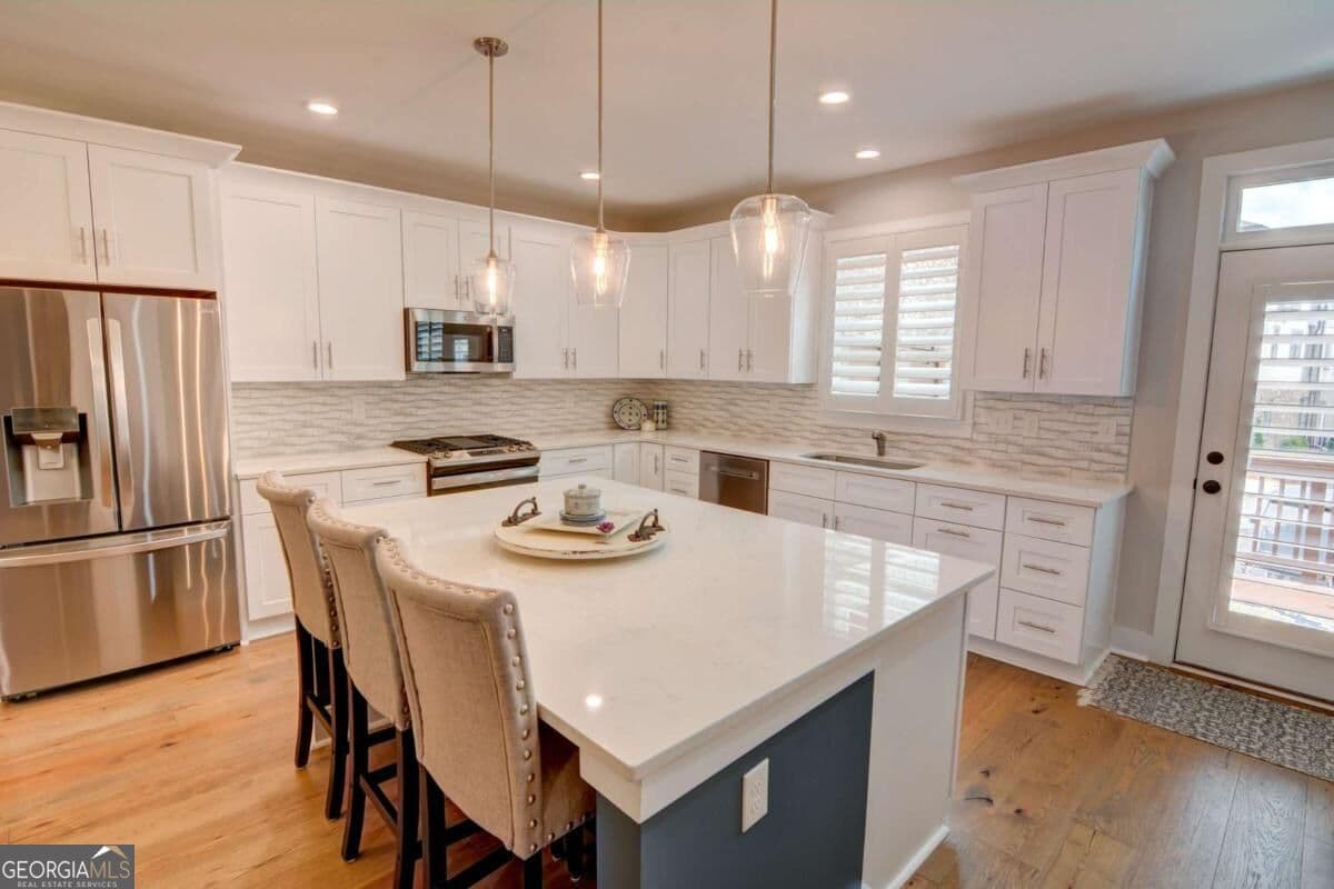 4 bedroom, 3.5 bathroom, 2,604 sq ft townhouse for sale at 370 Thrasher Street 4, Norcross, GA 30071 — photo 3