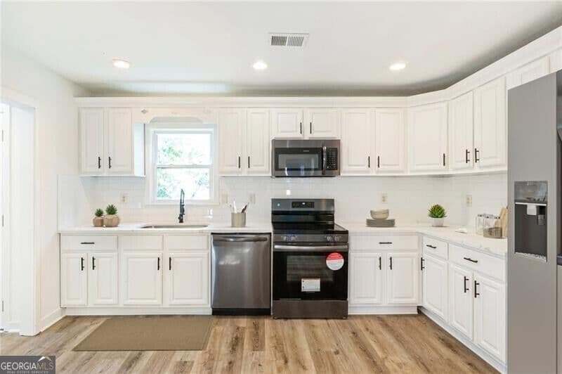 3 bedroom, 2 bathroom, 1,098 sq ft single family residence for rent at 1258 Lyle Avenue, Atlanta, GA 30344 for $1,750 a month — photo 8