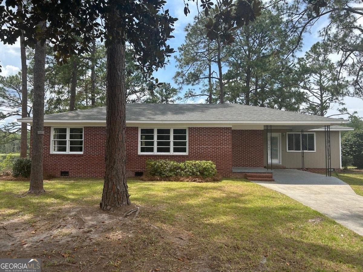 4 bedroom, 2 bathroom, 1,423 sq ft single family residence for sale at 843 Prosperity Drive, Swainsboro, GA 30401 — photo 4