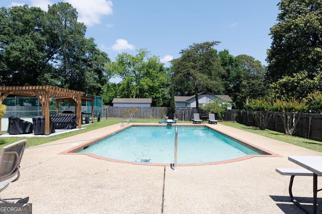 3 bedroom, 2.5 bathroom, 3,382 sq ft single family residence for sale at 211 N Broad Street, Buena Vista, GA 31803 — photo 3