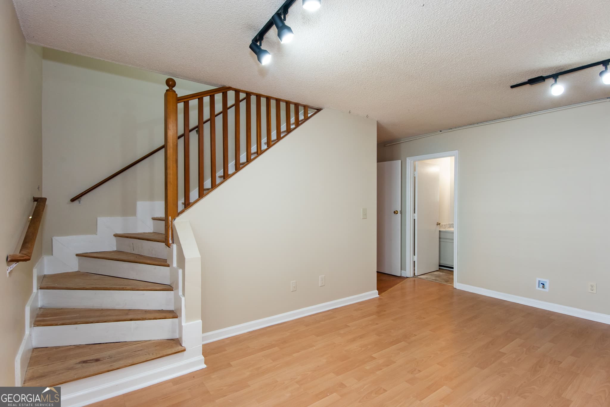 4 bedroom, 2 bathroom quadruplex for rent at 664 Bellemeade Avenue B-2, Atlanta, GA 30318 for $2,195 a month — photo 2