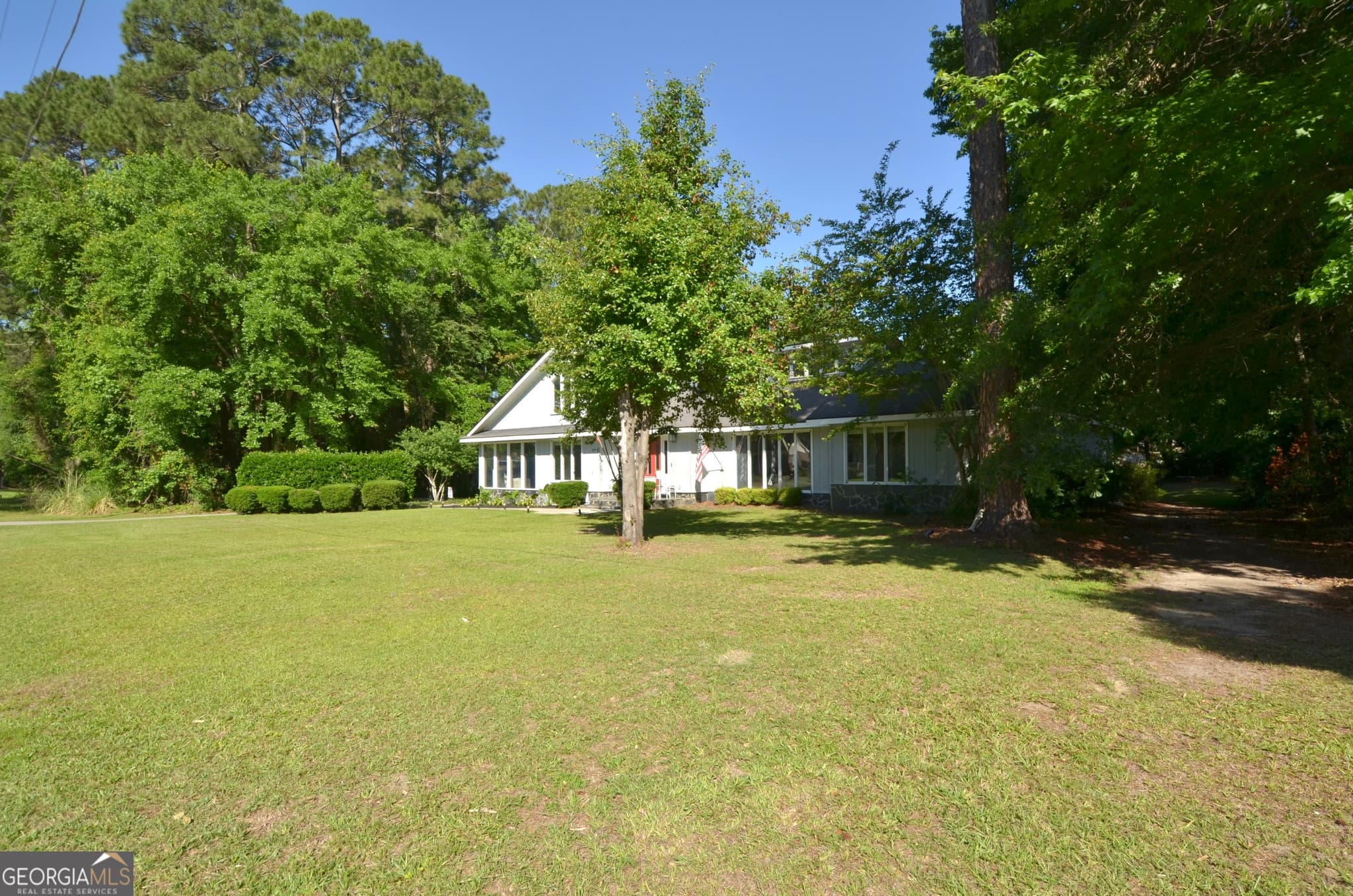 4 bedroom, 3 bathroom, 3,065 sq ft single family residence under contract at 1222 4th Avenue, Eastman, GA 31023 — photo 6
