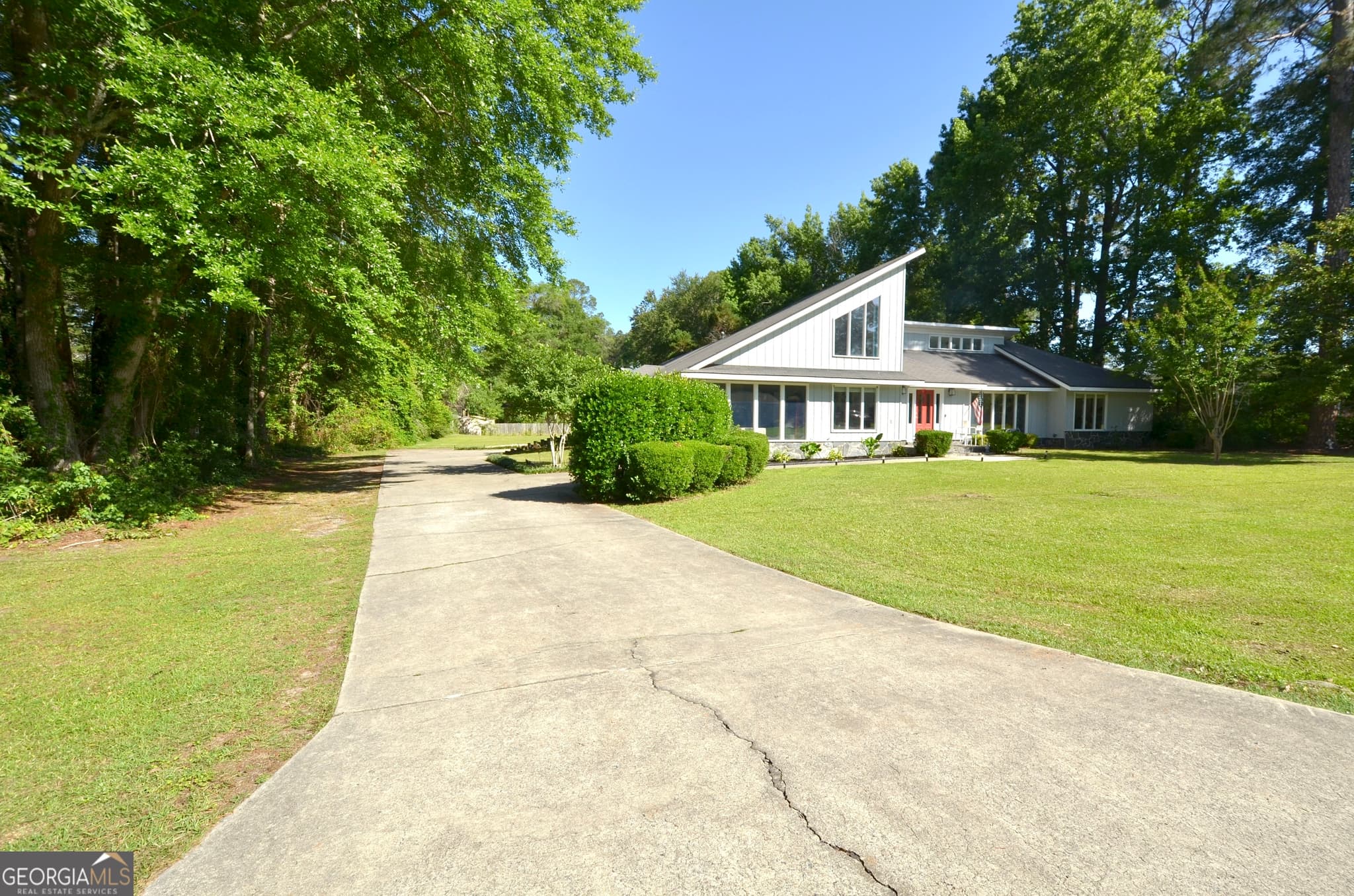 4 bedroom, 3 bathroom, 3,065 sq ft single family residence under contract at 1222 4th Avenue, Eastman, GA 31023 — photo 7